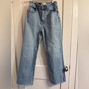Abercrombie Curve Love 90’s Relaxed High Rise Jeans